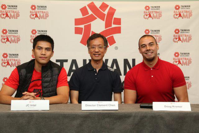 Taiwan Excellence photo 1 - JC Intal, Director Chen, Doug Kramer