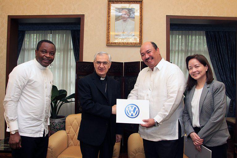 Manila Nunciature receives a Volkswagen Touran