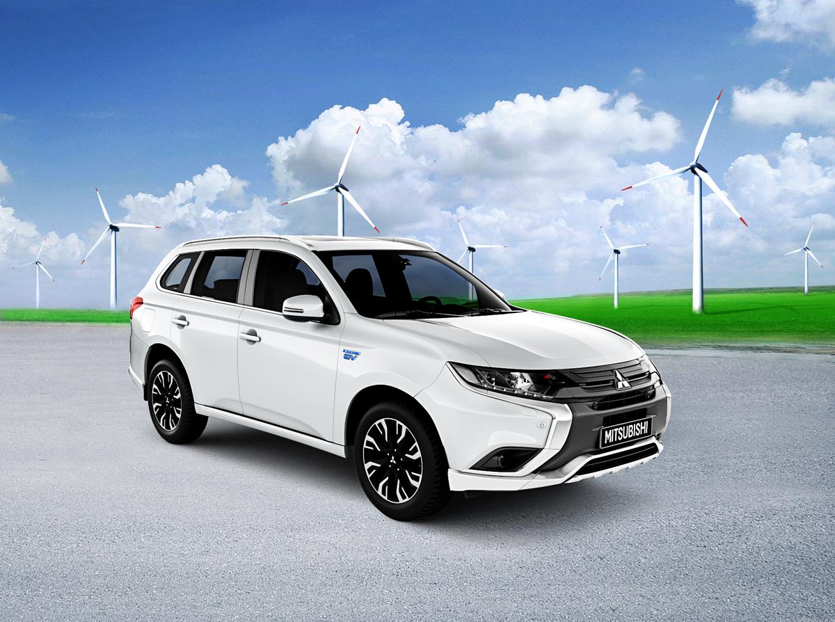 12) Mitsubishi_Outlander_PHEV_1