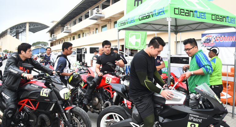 Cleanfuel supports 2017 California Superbike School in Clark