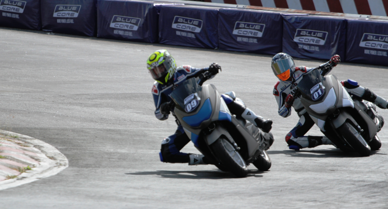 Mazo and Corbe face off on Yamaha Blue Core Endurance Test