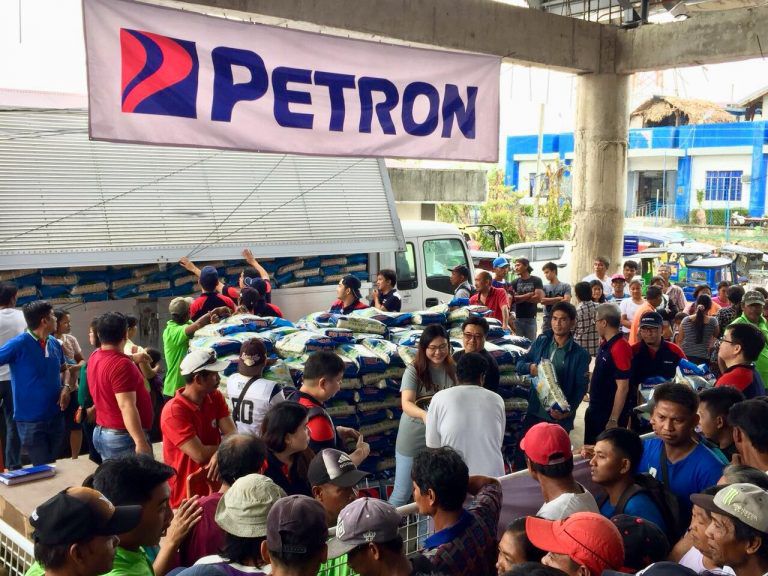 Petron Station Dealers Spearhead Relief Operations to 3,000 Families in Northern Luzon