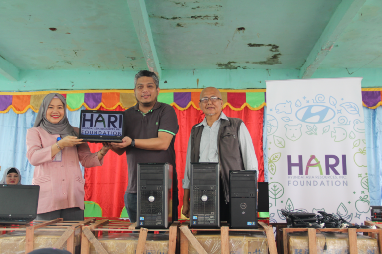 H.A.R.I. Foundation donates laptops and computers to Marawi