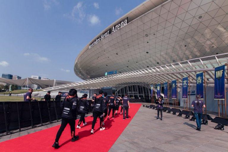 Filipinos survive Groups in The International