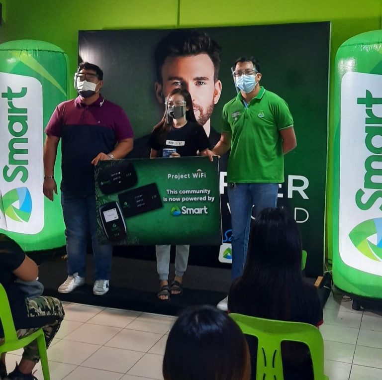 Smart teams up with Baliuag LGU, powers student connectivity with Smart Bro