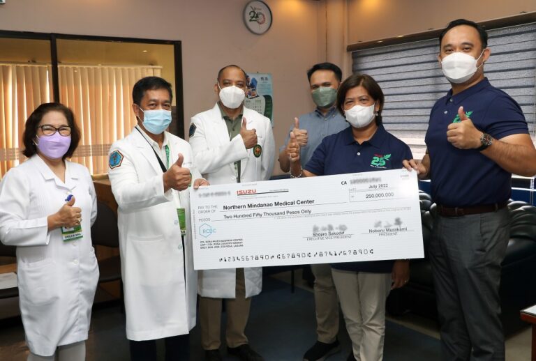 Isuzu Philippines turns over donation to Northern Mindanao Medical Center