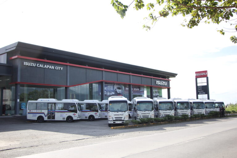 Isuzu PUV