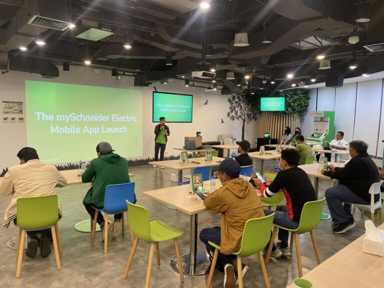 Schneider Electric’s Master SWITCH program builds a better path for Filipino electricians