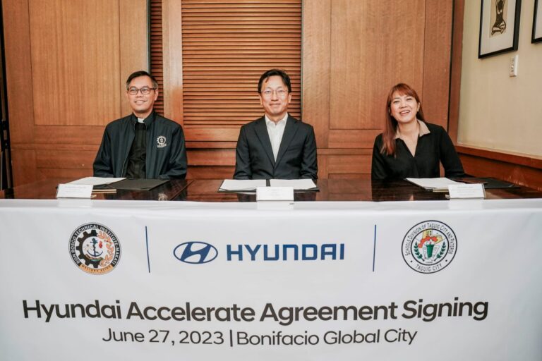 Hyundai Accelerate