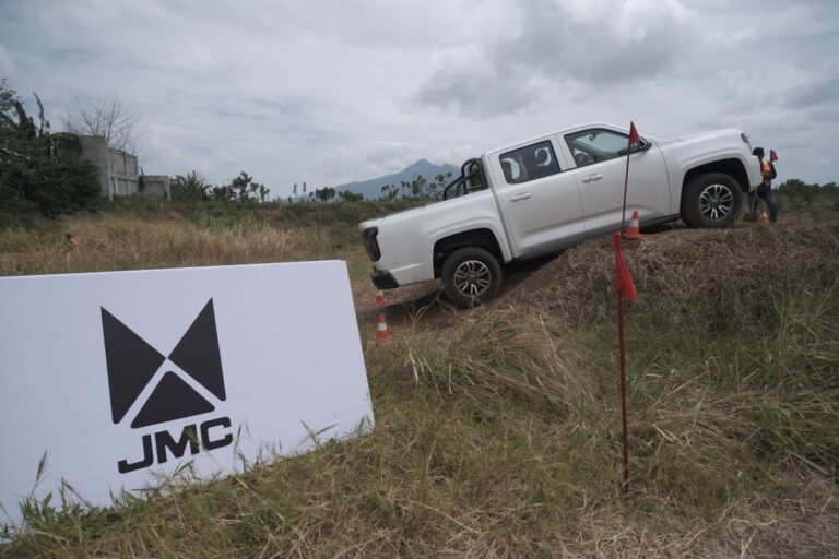 JMC pickup trucks take center stage in Batangas Drive