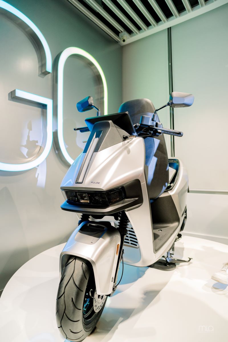 Globe Platinum previews Gogoro Pulse • Gadgets Magazine - Vimarsana News