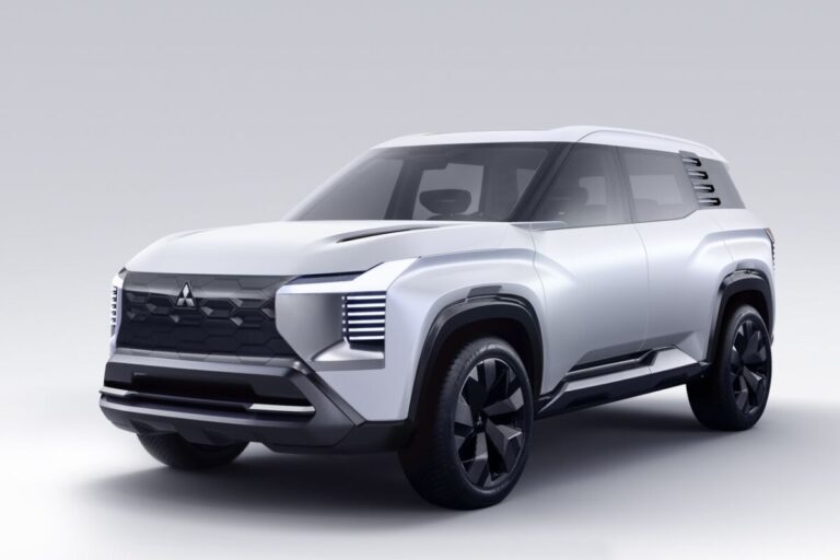 Mitsubishi DST Concept debuts at Philippine International Motor Show