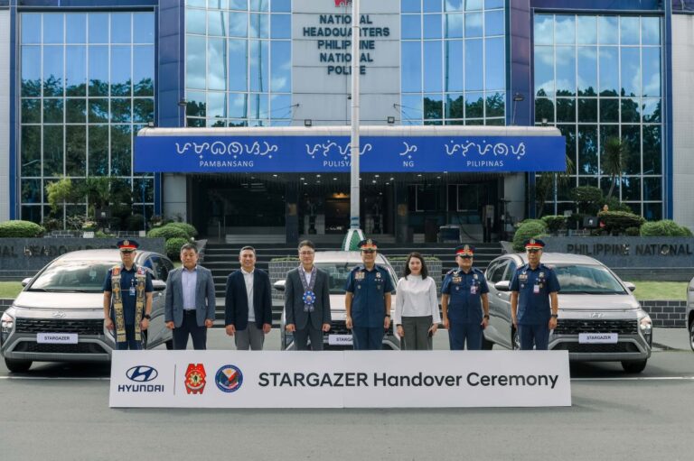 Hyundai donates 5 Stargazer units to the Philippine National Police Command Group