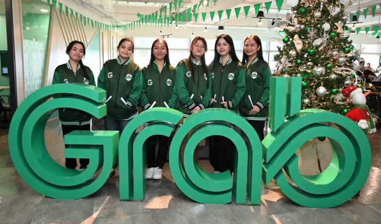 GrabScholar Program Awards Full Scholarship to College Freshmen