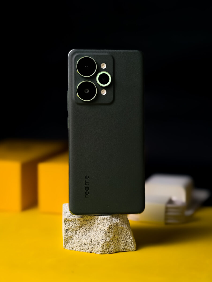 realme 15