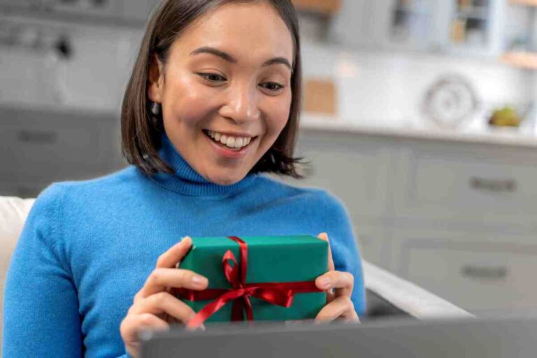 Wise shares smarter ways to shop online this holiday season