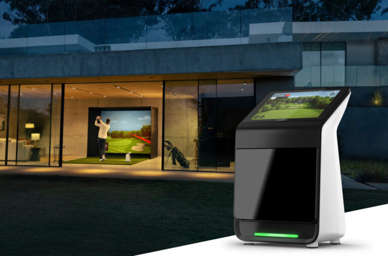 Meet the Garmin Approach R50, the only portable golf launch monitor with a built-in simulator 