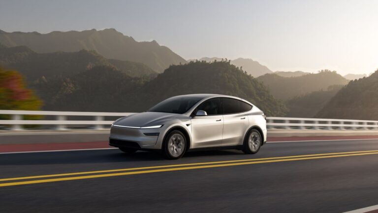 Tesla brings Model Y L to Filipino families: 6 seats, golf bags welcome